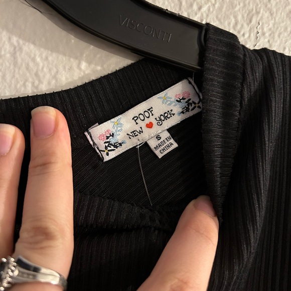 Crisscross black top - Picture 3 of 3